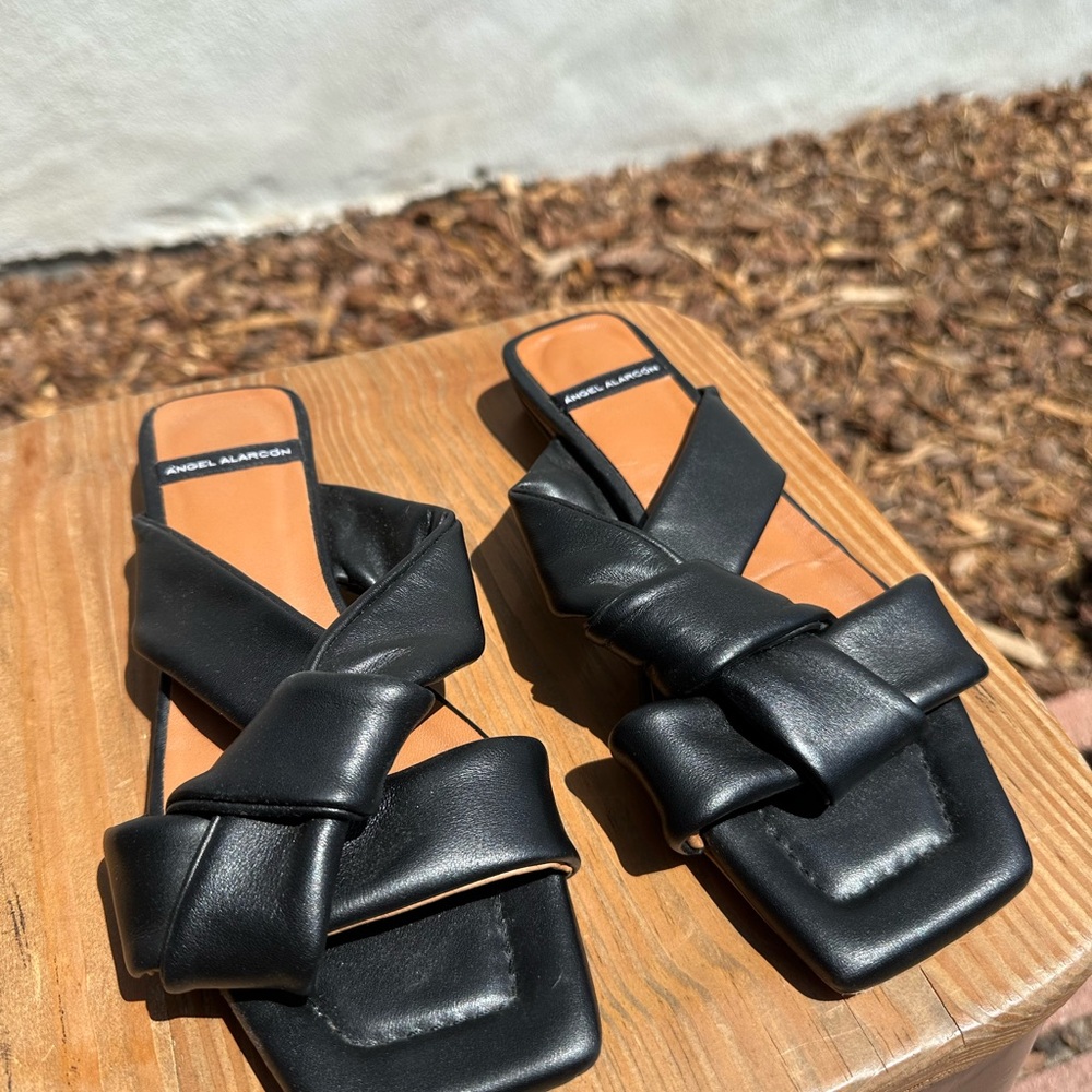 Spanish Women's Black Slide Sandals